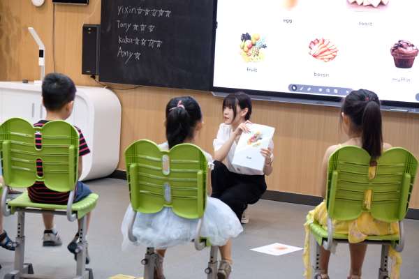 郑州陇海路英思力成人英语学习哪儿更专业