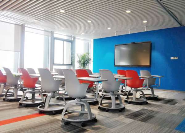 郑州中原区英思力留学英语培训咨询电话