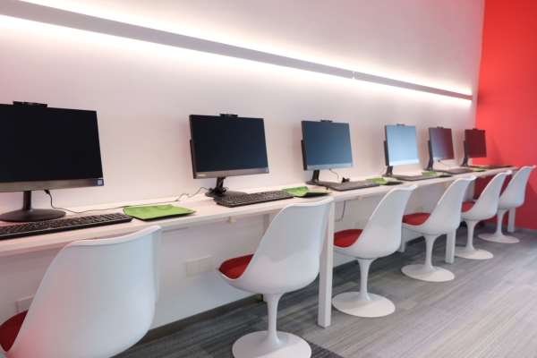 郑州金水路英思力零基础英语学习在哪儿上课